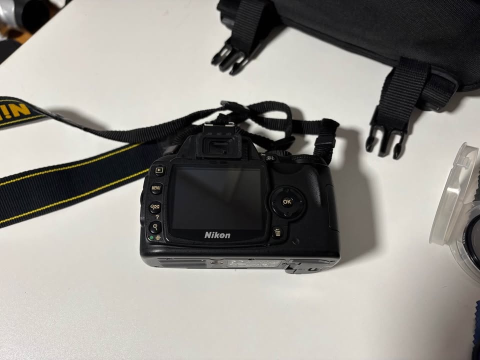 Nikon D60 DSLR Camera Kit w/ 2 Lenses & Bag - photo 3