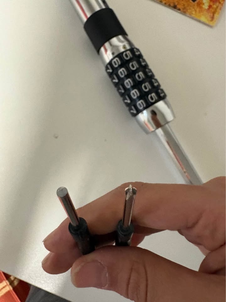 TEYLAPHEE Password Steering Wheel Lock Brake Pedal Clutch Lock - photo 4