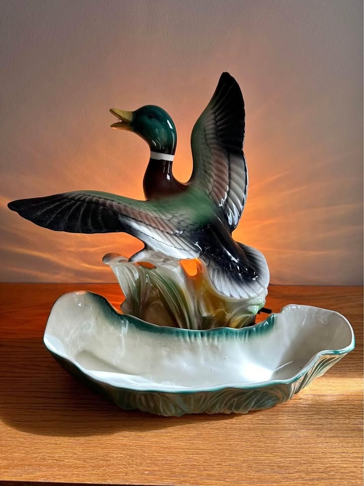 Lane & Co Mid-Century Modern Mallard TV Console Planter w/ Light