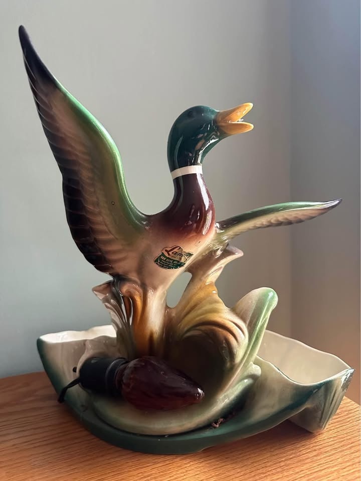 Lane & Co Mid-Century Modern Mallard TV Console Planter w/ Light - photo 4