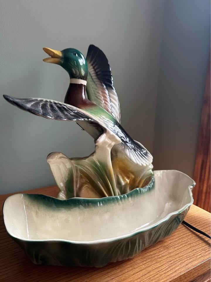 Lane & Co Mid-Century Modern Mallard TV Console Planter w/ Light - photo 5
