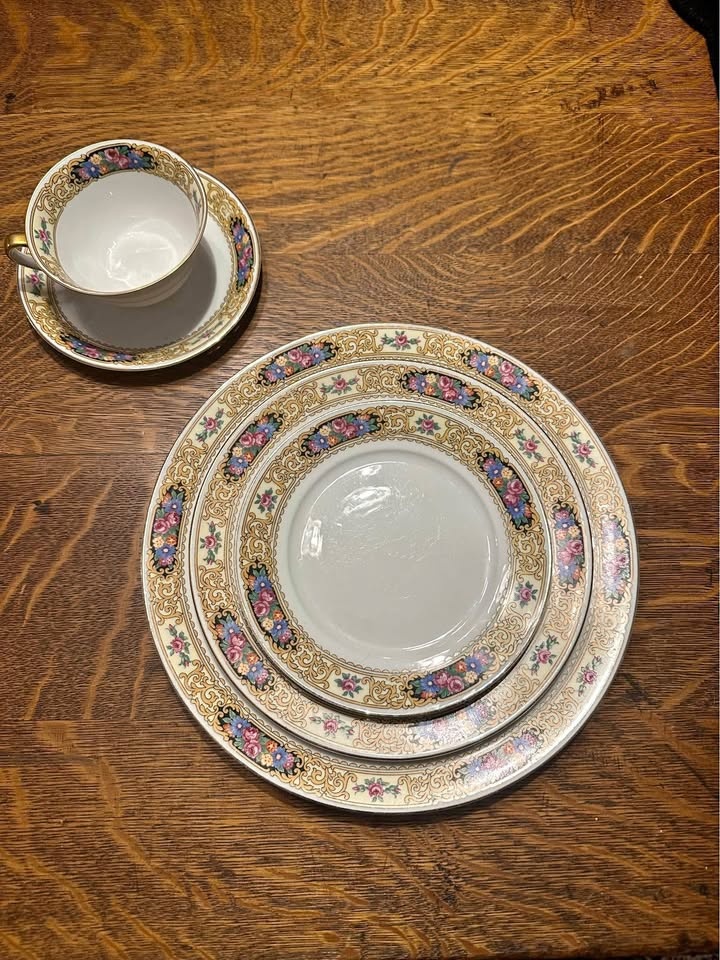 Krautheim Selb Bavaria Dinner China Set - 20 Pieces