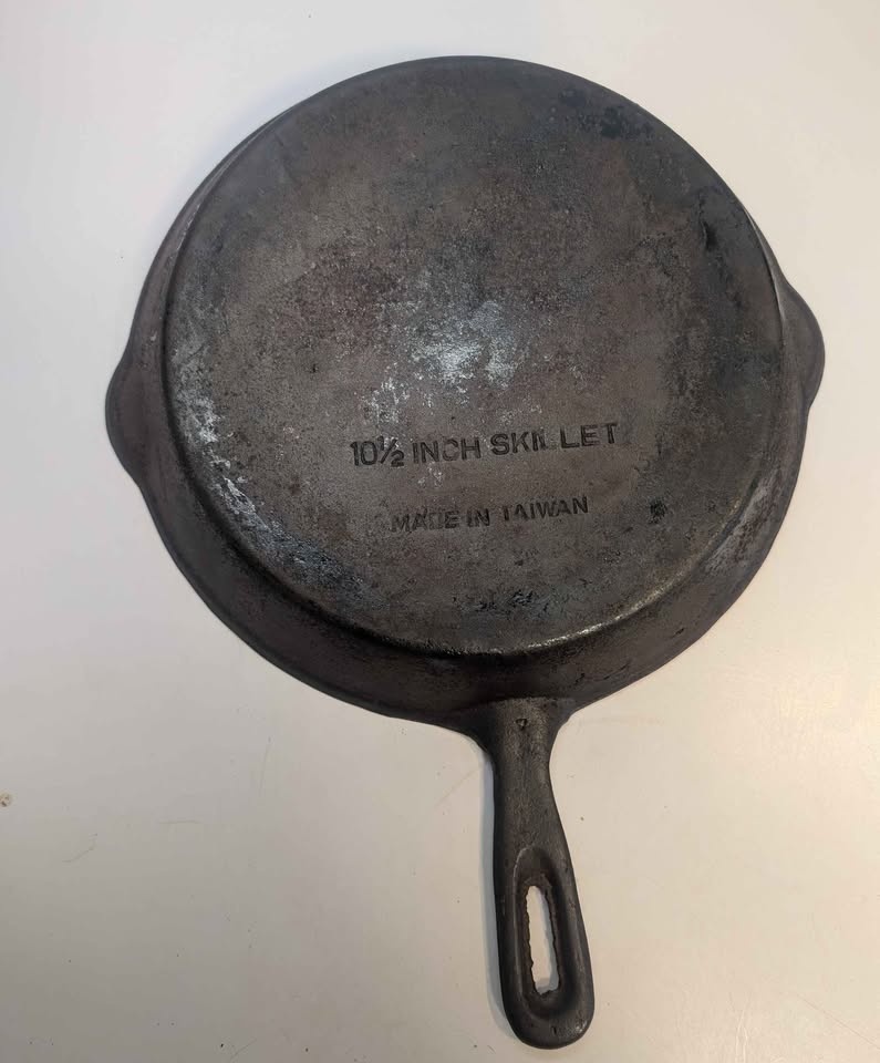 Cast Iron Skillet, 10.5 Inches - Cleaned & Seasoned - photo 2