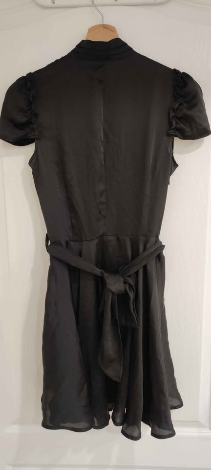 Black dress with puffy sleeves, high neck, belted - photo 3