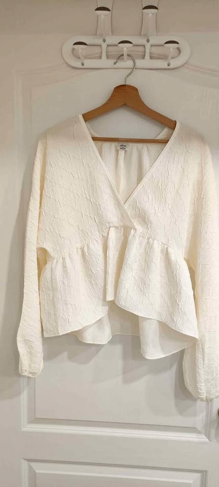 Wilfred Cream Long Sleeve Peplum Top M