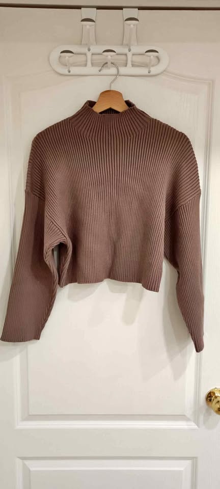 Zara Ribbed Mock Neck Cropped Sweater Small