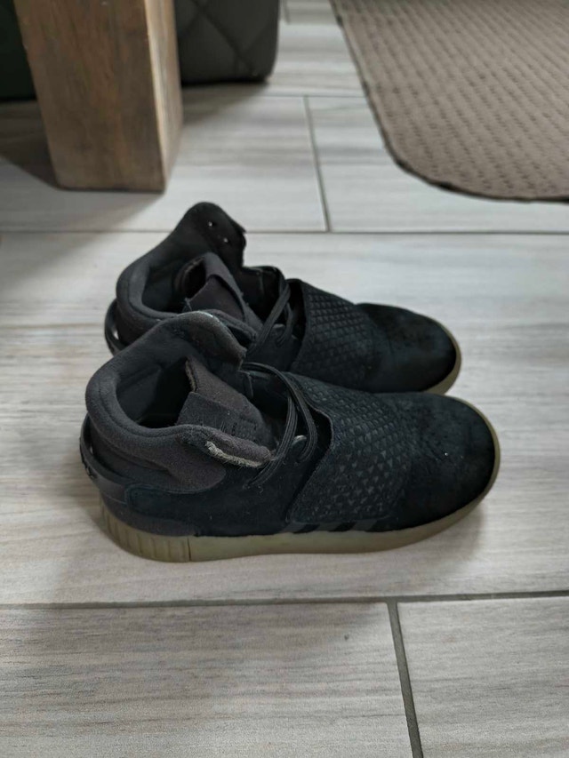 Kids Size 10 Shoes - photo 2