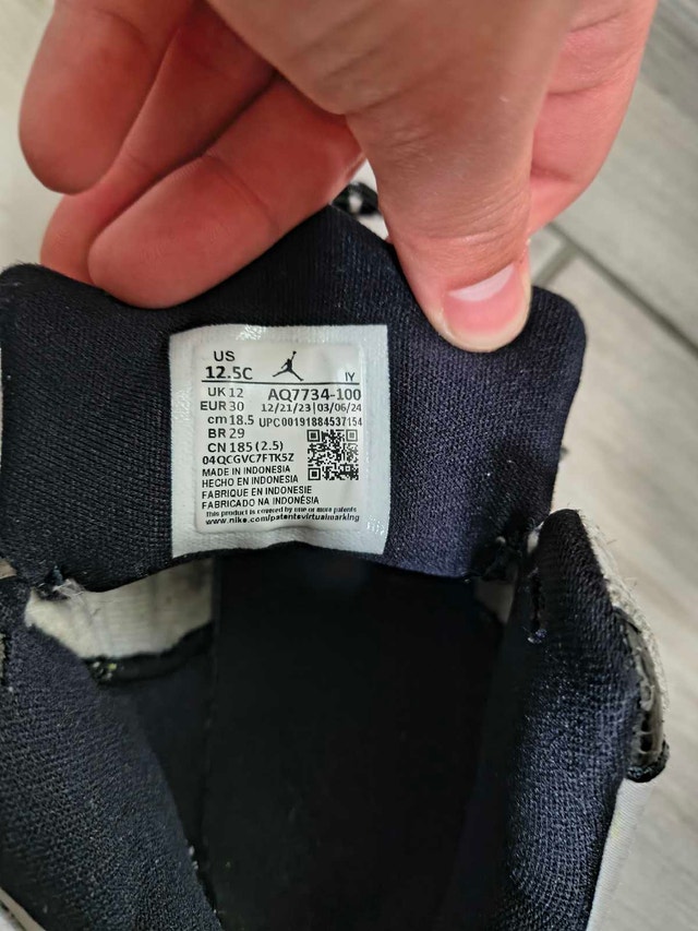 Kids Jordan Size 12.5 Shoes - photo 5
