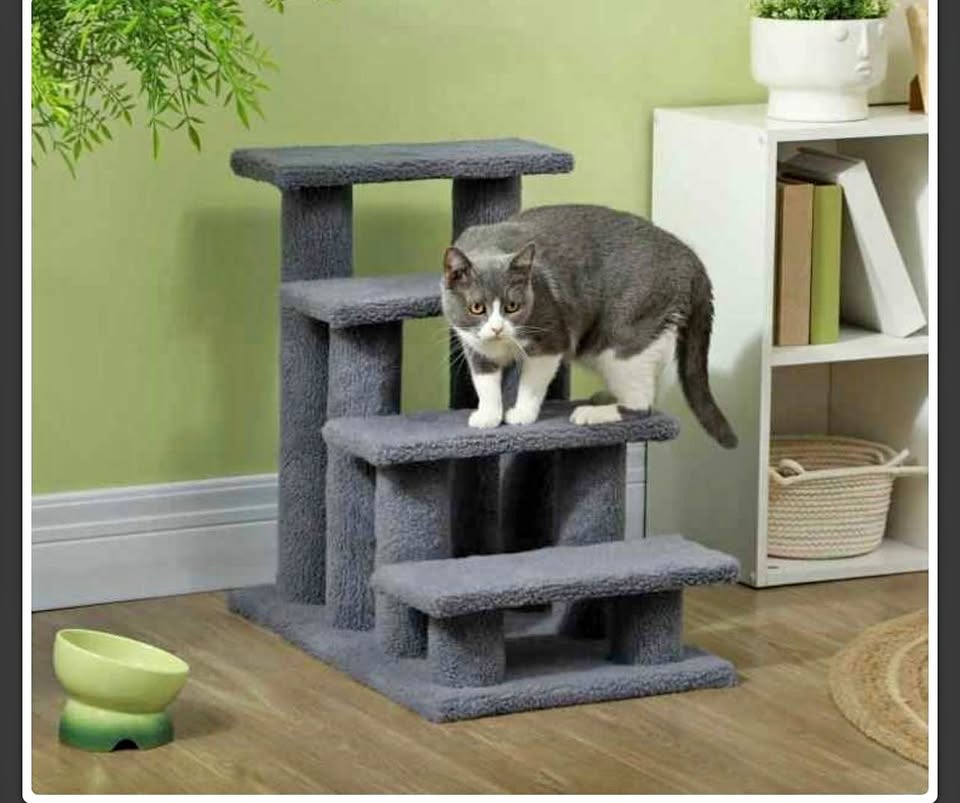 PawHut 4-Step Carpeted Cat Stairs - New