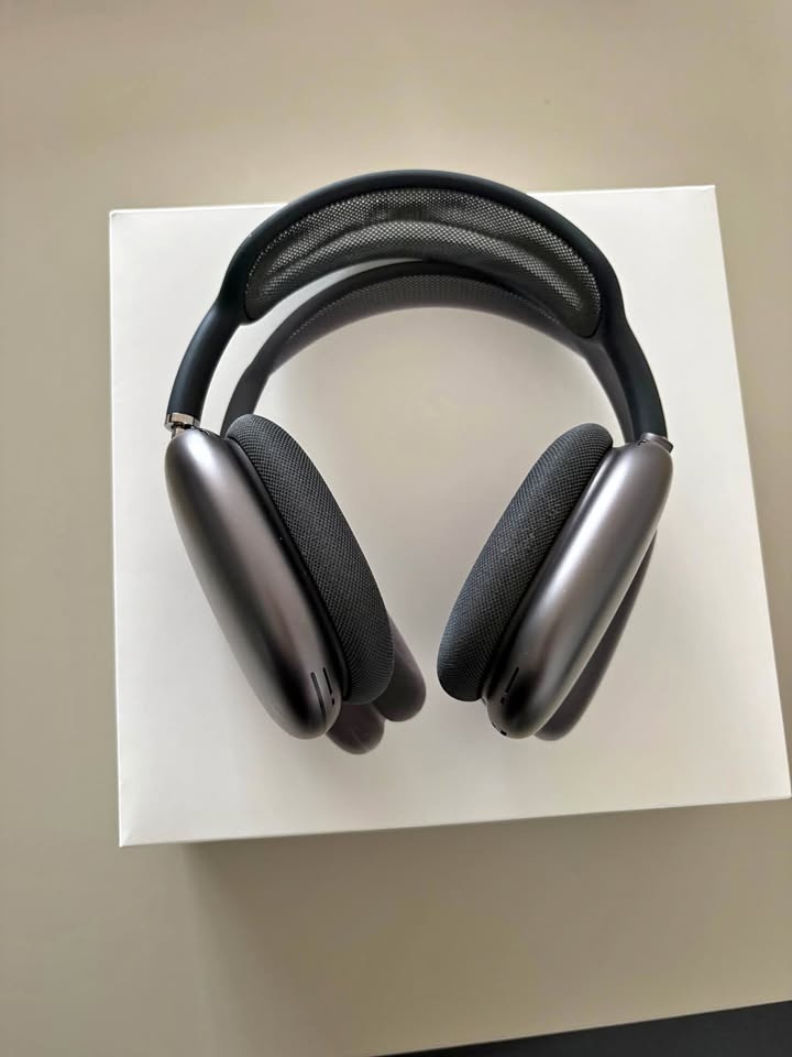 Authentic AirPods Max with extra cushions