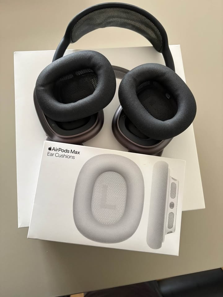 Authentic AirPods Max with extra cushions - photo 2