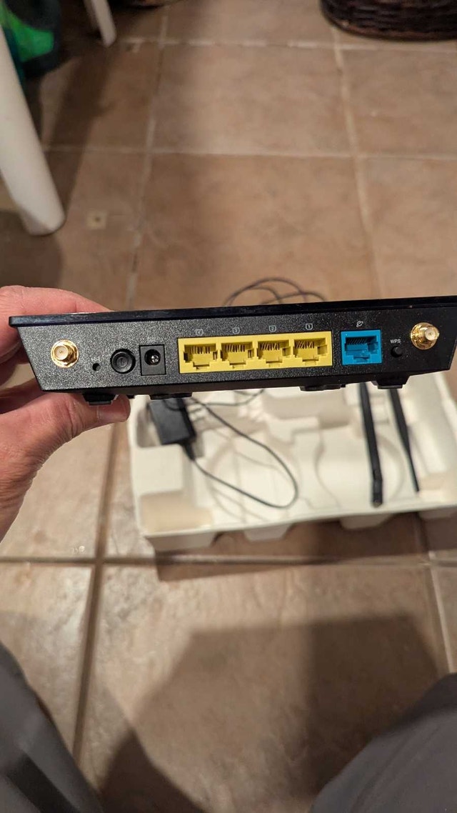 Asus RT-N12 Router - photo 3