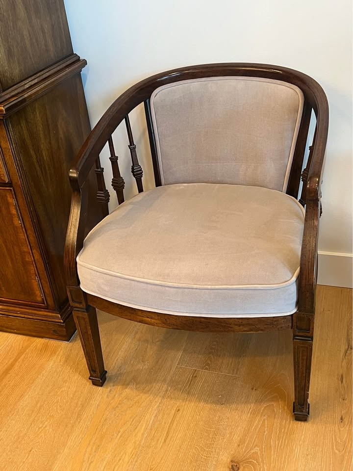 Vintage Regency-Style Barrel Back Armchairs (Pair) - photo 5
