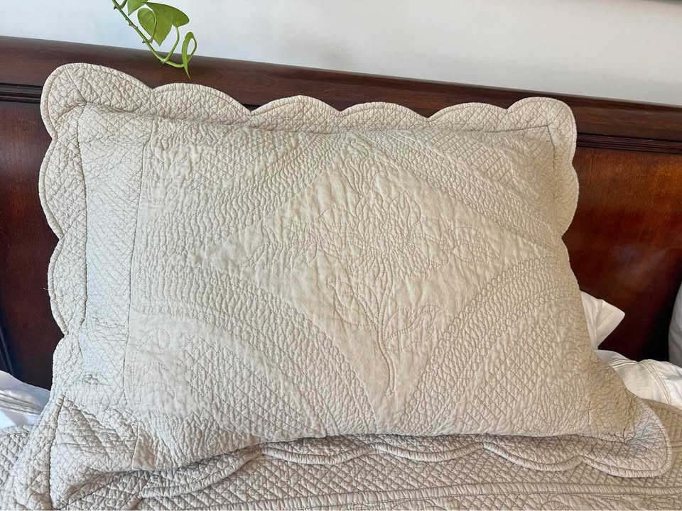 Queen Beige Scalloped Coverlet Set - Like New - 100% Cotton