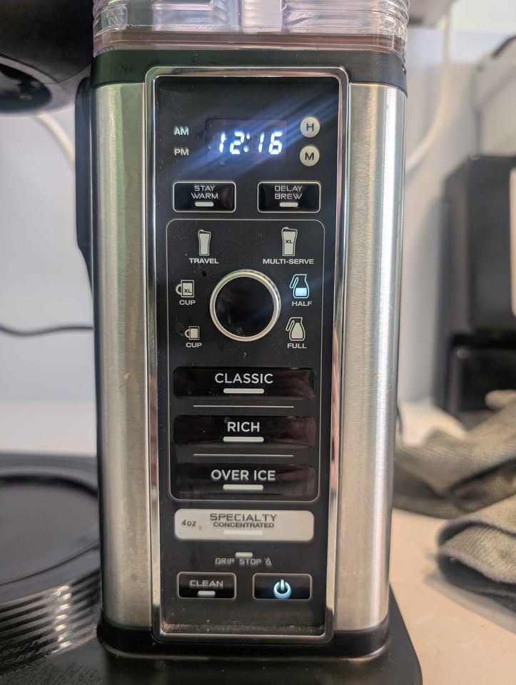 Ninja Specialty Coffee Maker with Fold-Away Frother - photo 2