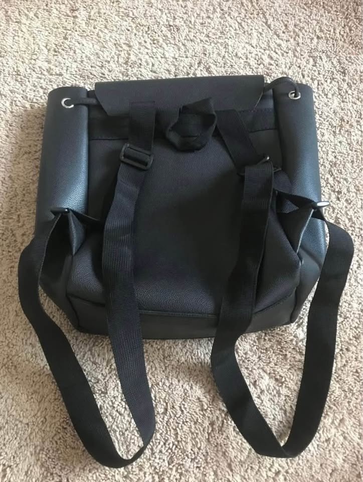 Black Backpack - photo 2