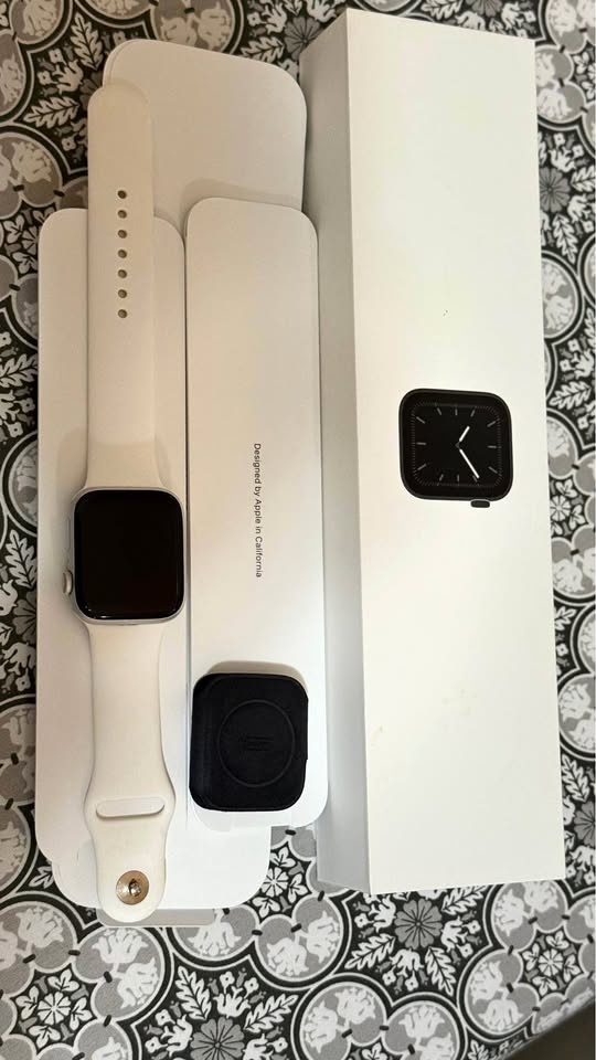 Nike Limited Edition Apple Watch 44mm Series 5