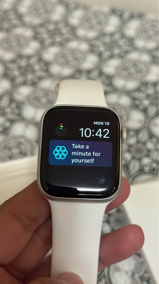 Nike Limited Edition Apple Watch 44mm Series 5 - photo 3