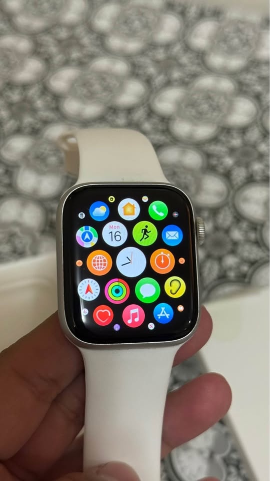 Nike Limited Edition Apple Watch 44mm Series 5 - photo 4