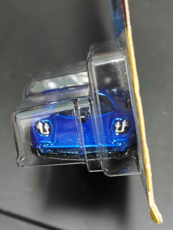 Hot Wheels mainline Pagani Utopia - photo 4