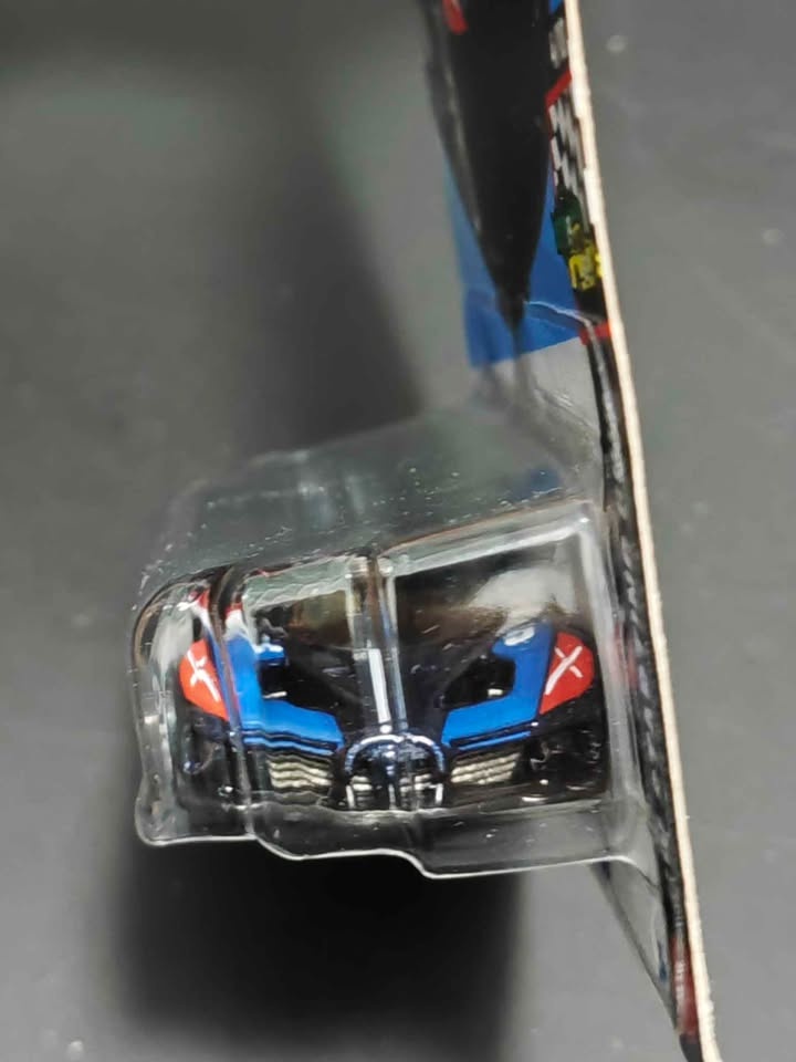 Hot Wheels mainline Bugatti Bolide - photo 4