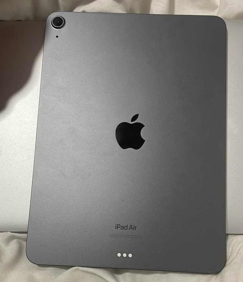 10.9-inch iPad Air 5th Gen Wi-Fi 256GB - photo 2