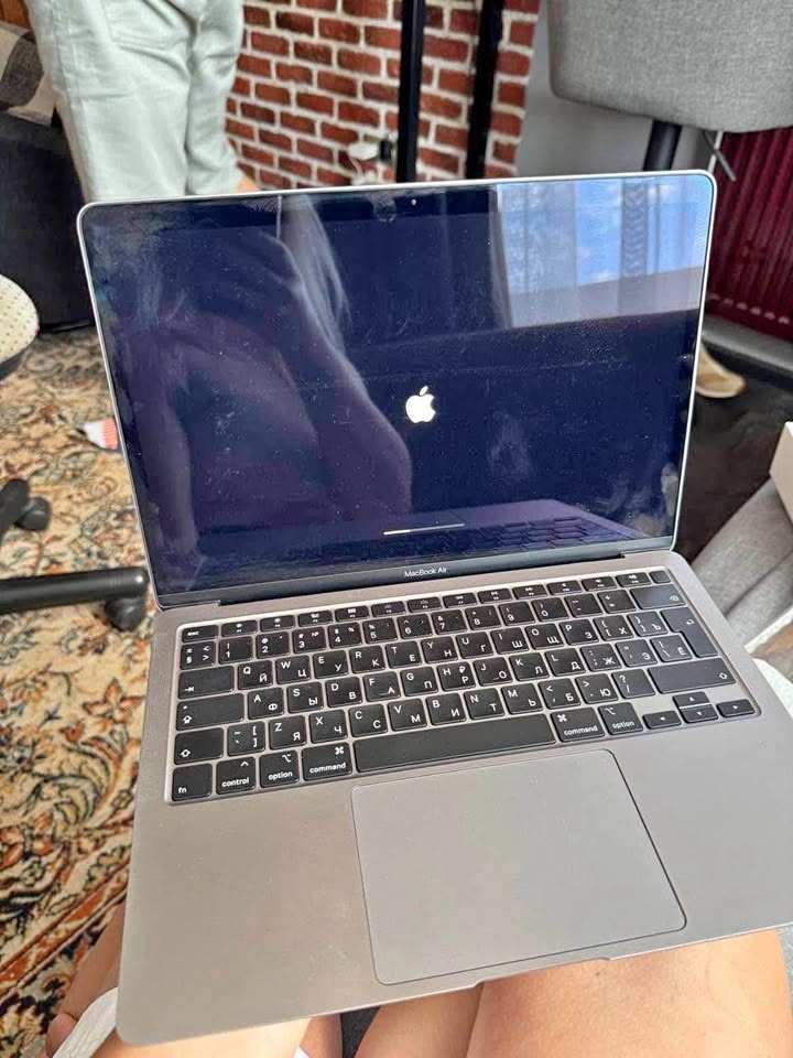 MacBook Air 13” in best condition 💻⚡️ (2020)