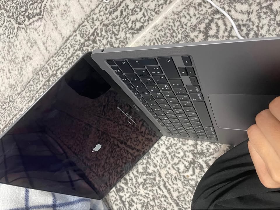 MacBook Air 13” in best condition 💻⚡️ (2020) - photo 4