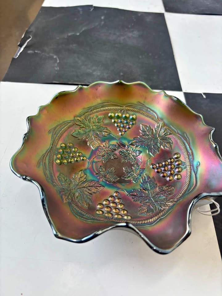 Vintage 1950's Fenton Carnival Glass ruffled bowl