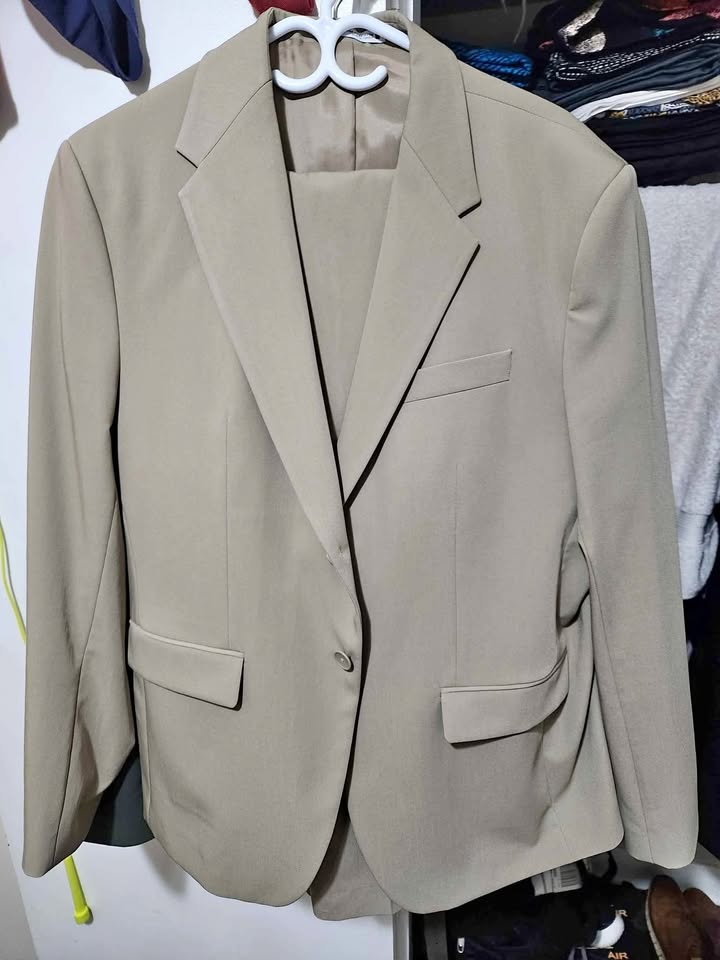 Men's Suit (Zara) - $100