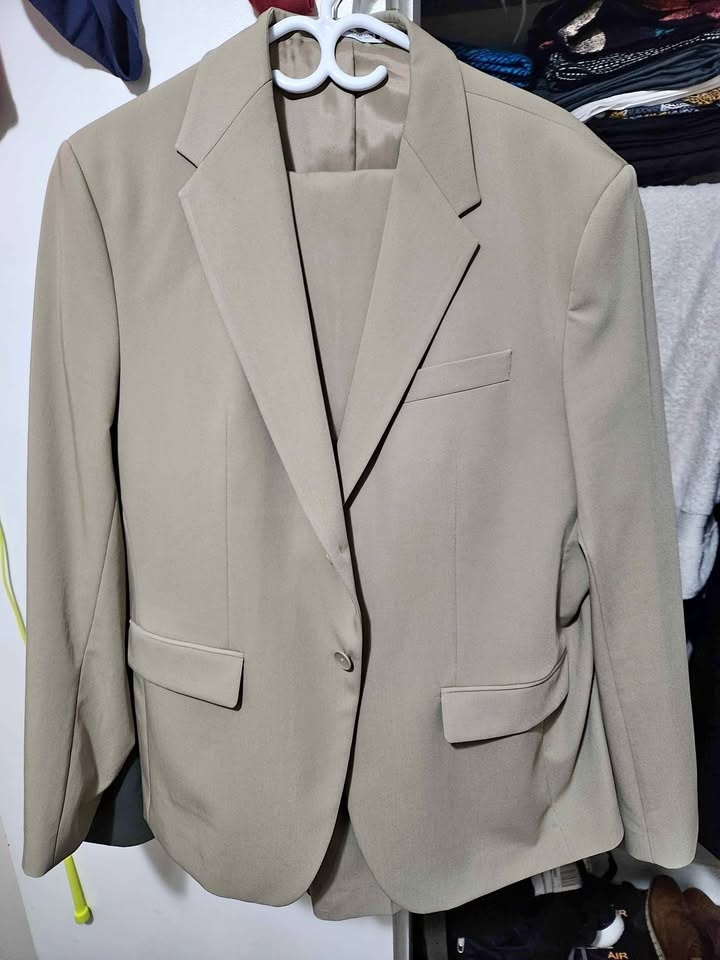 Men's Suit (Zara) - Negotiable
