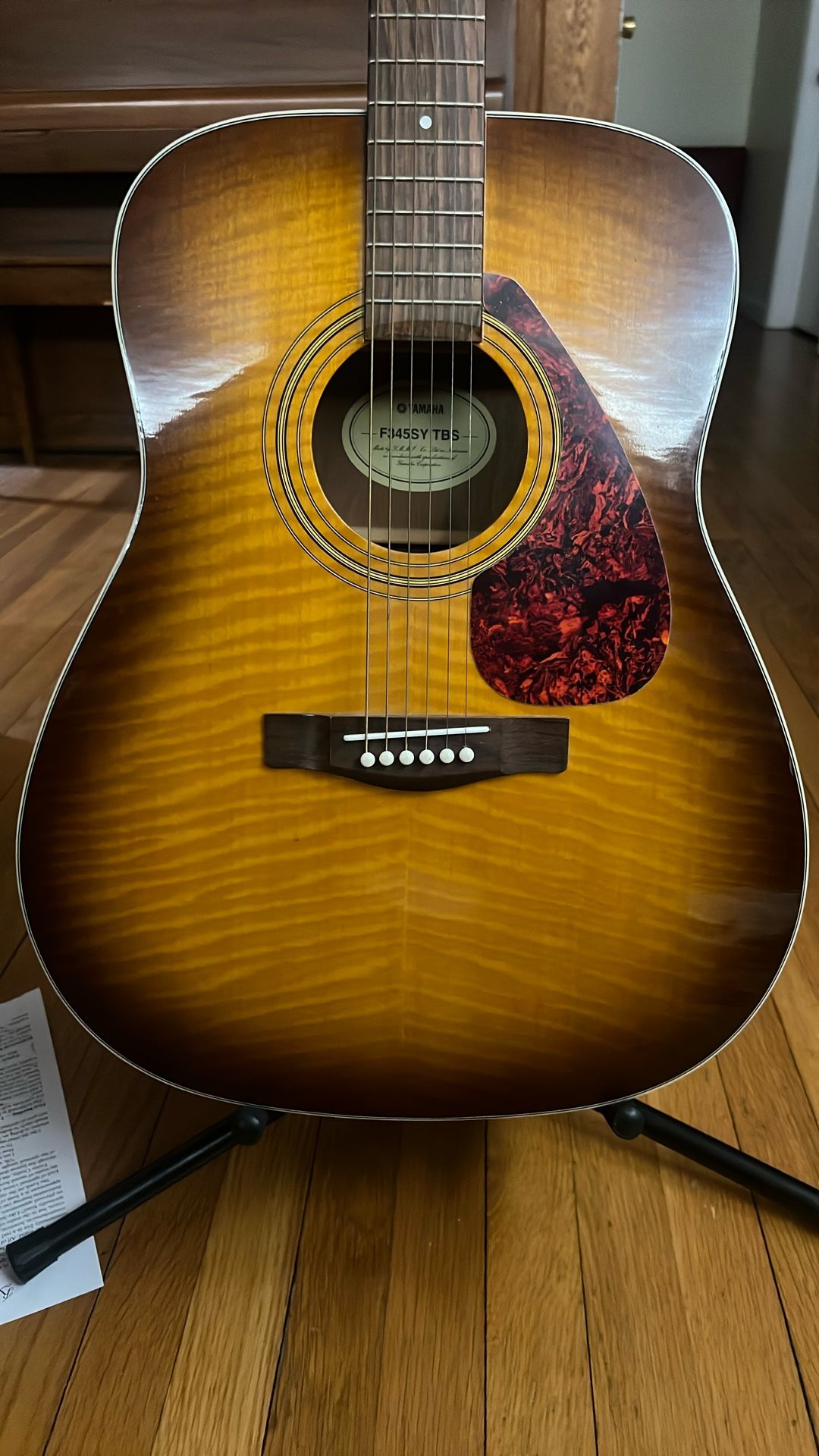 Yamaha Acoustic Guitar With Stand And Pick - photo 4