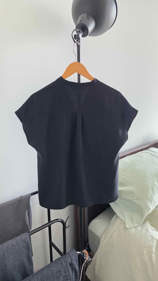 Oak + Fort black blouse - photo 2