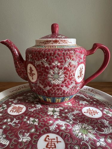 Chinese Mon Shou Pink Medallion Porcelain Teapot, Tray & 4 Cups - photo 2