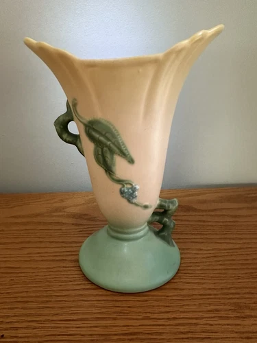 Vintage Hull Art Pottery Woodland Vase W 18 -10 1/2" Tall. Excel - photo 2