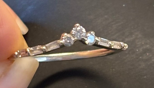 10k White Gold Diamond Wedding Ring - photo 2