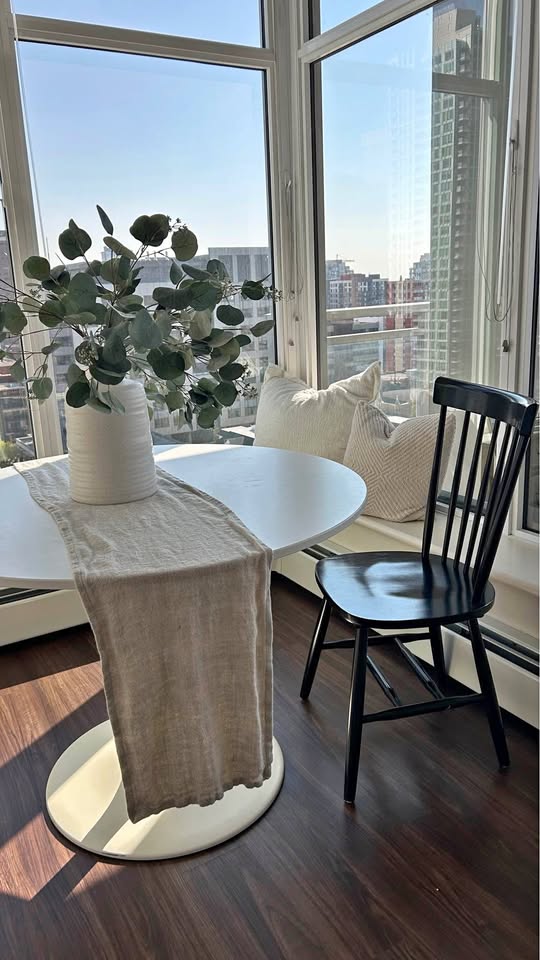 White Round IKEA Docksta Kitchen Table