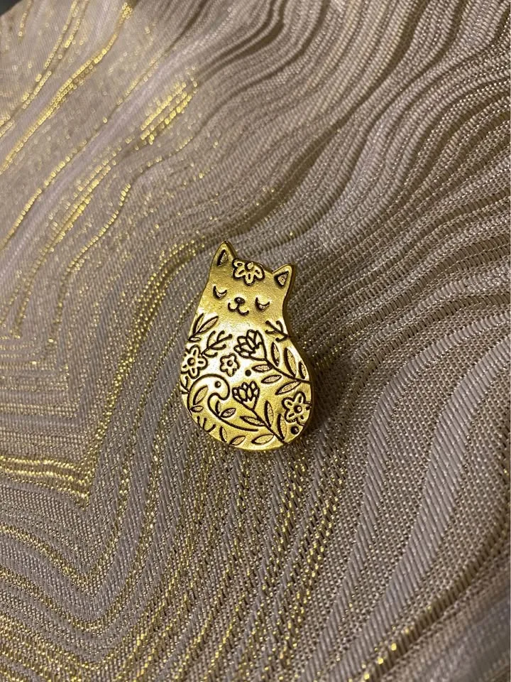 Retro Engraved Floral Chubby Cat Brooch Pin image indicator(3)