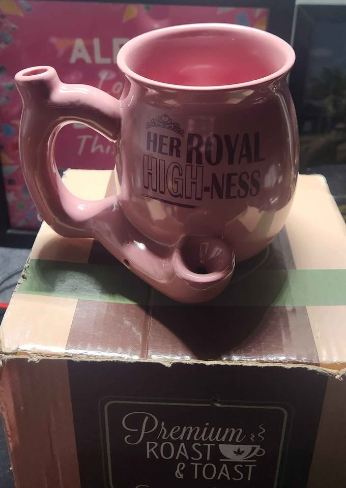 Her Royal Highness Pink Ceramic Mug - photo 3