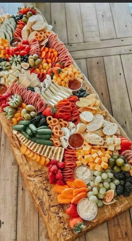 Large Wooden Serving/Cutting Board