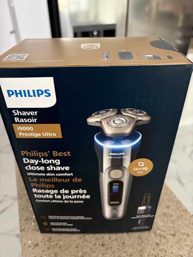 Philips i9000 Prestige Ultra Shaver