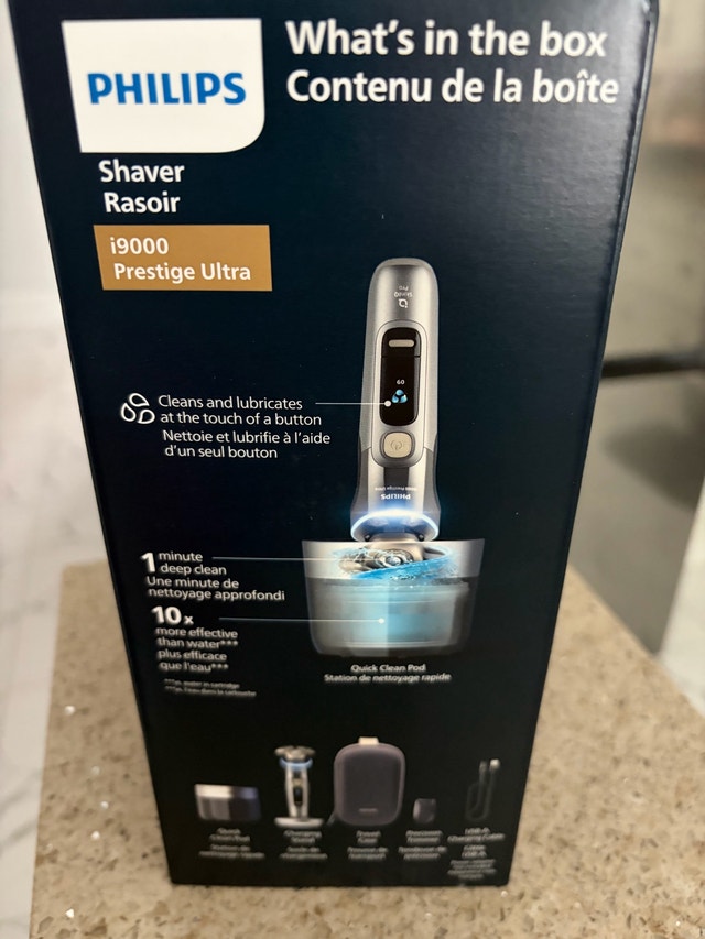 Philips i9000 Prestige Ultra Shaver - photo 4