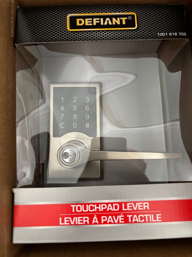 Defiant Touchpad Lever Lock