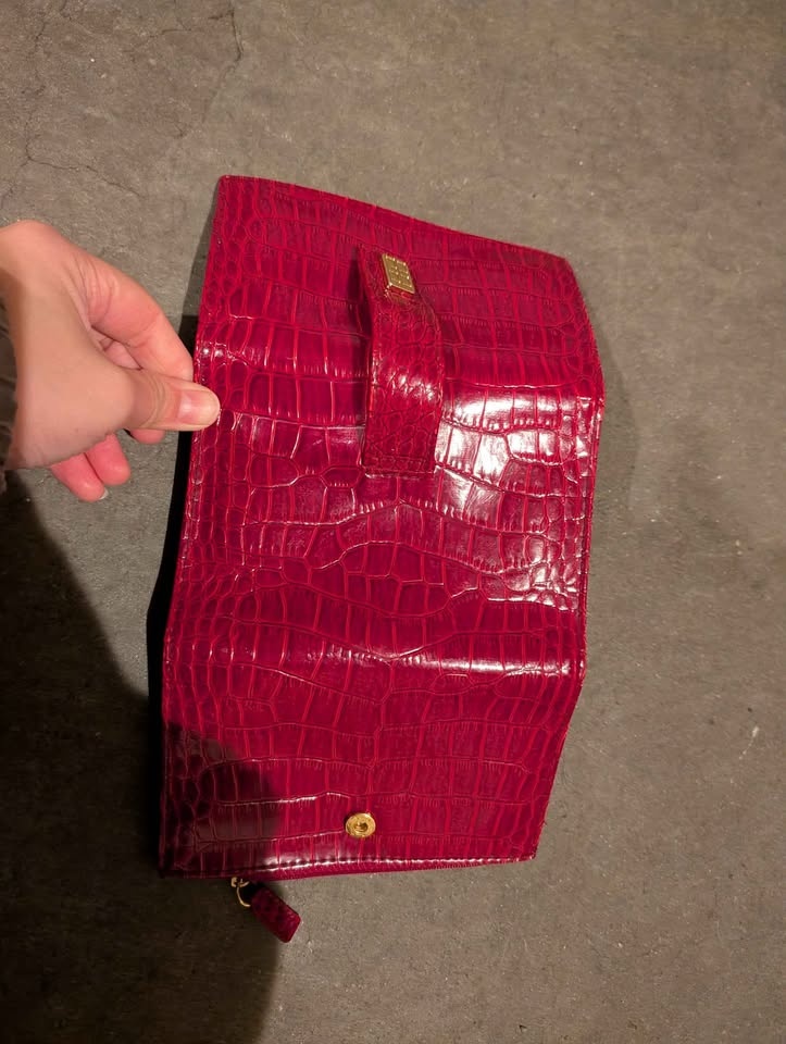 Vintage Elizabeth Arden Leather Makeup Case - photo 4