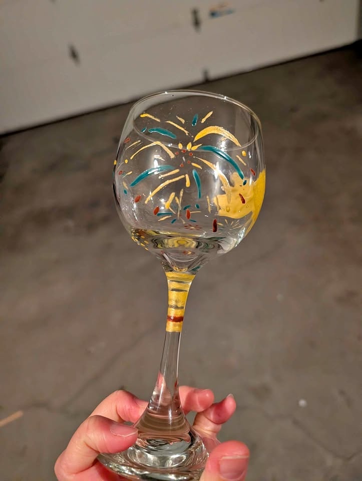 Hand painted color Changing wine glass kingyo hanabi pattern