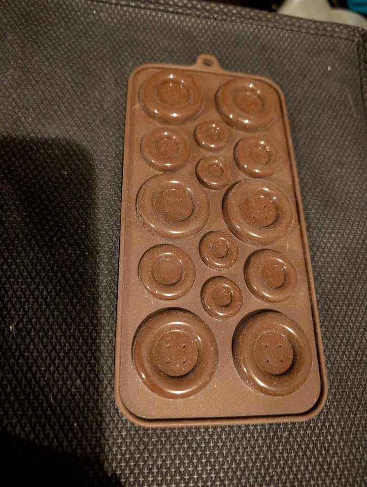 Button silicone mold - photo 2