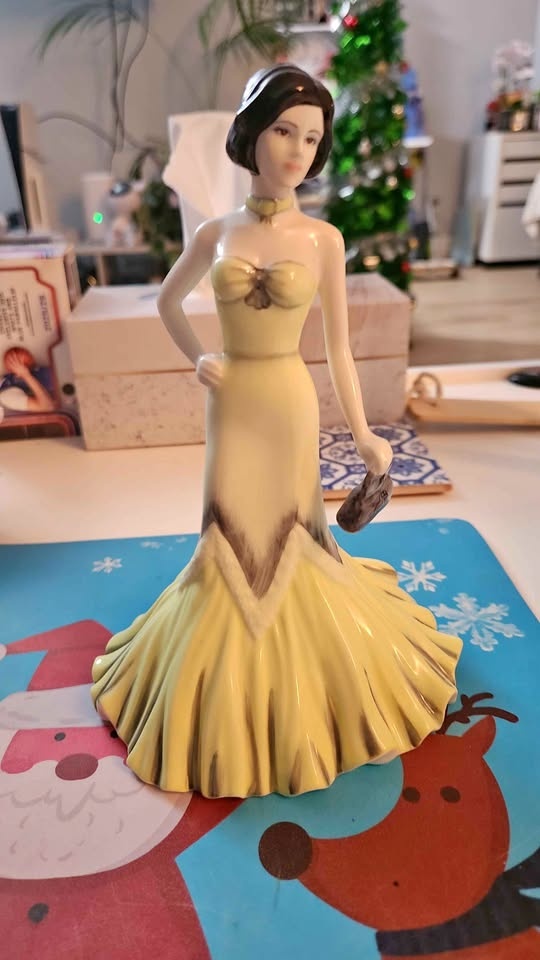 Coalport Figurine - Sentiments Prom Night