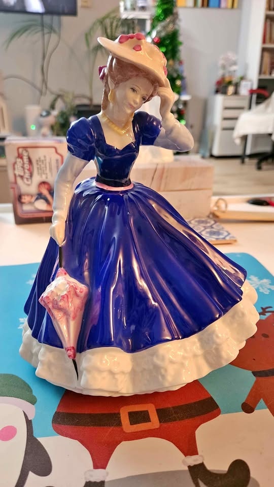 Royal Doulton - HN3375