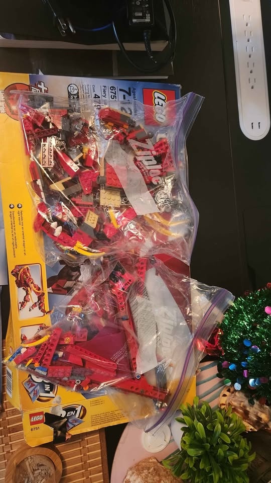 Lego Creator 6751 Fiery Legend - photo 3