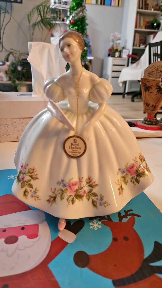 Royal Doulton - HN3304